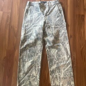BNWOT Abercrombie Camo Cargo Pant/Jean